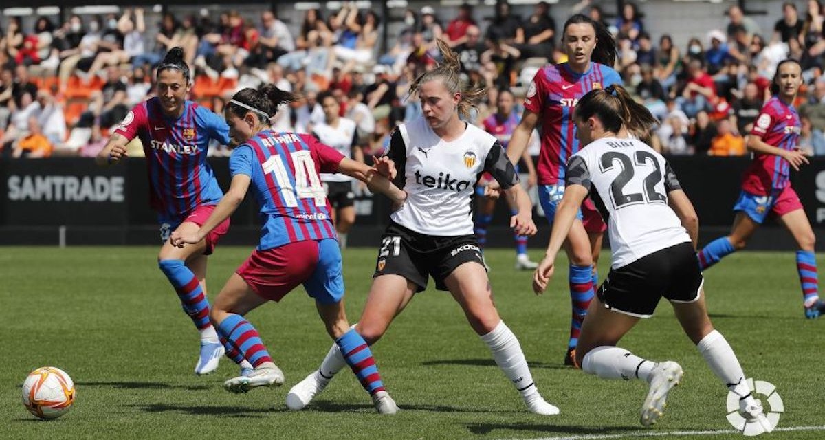 El Valencia CF Femenino vence en el derbi de los 17.000 en Mestalla