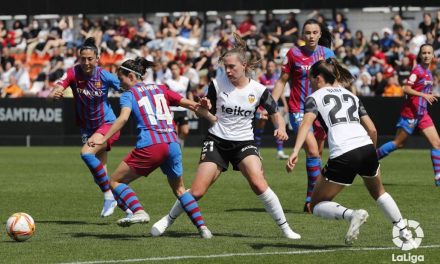 El Valencia CF Femenino vence en el derbi de los 17.000 en Mestalla